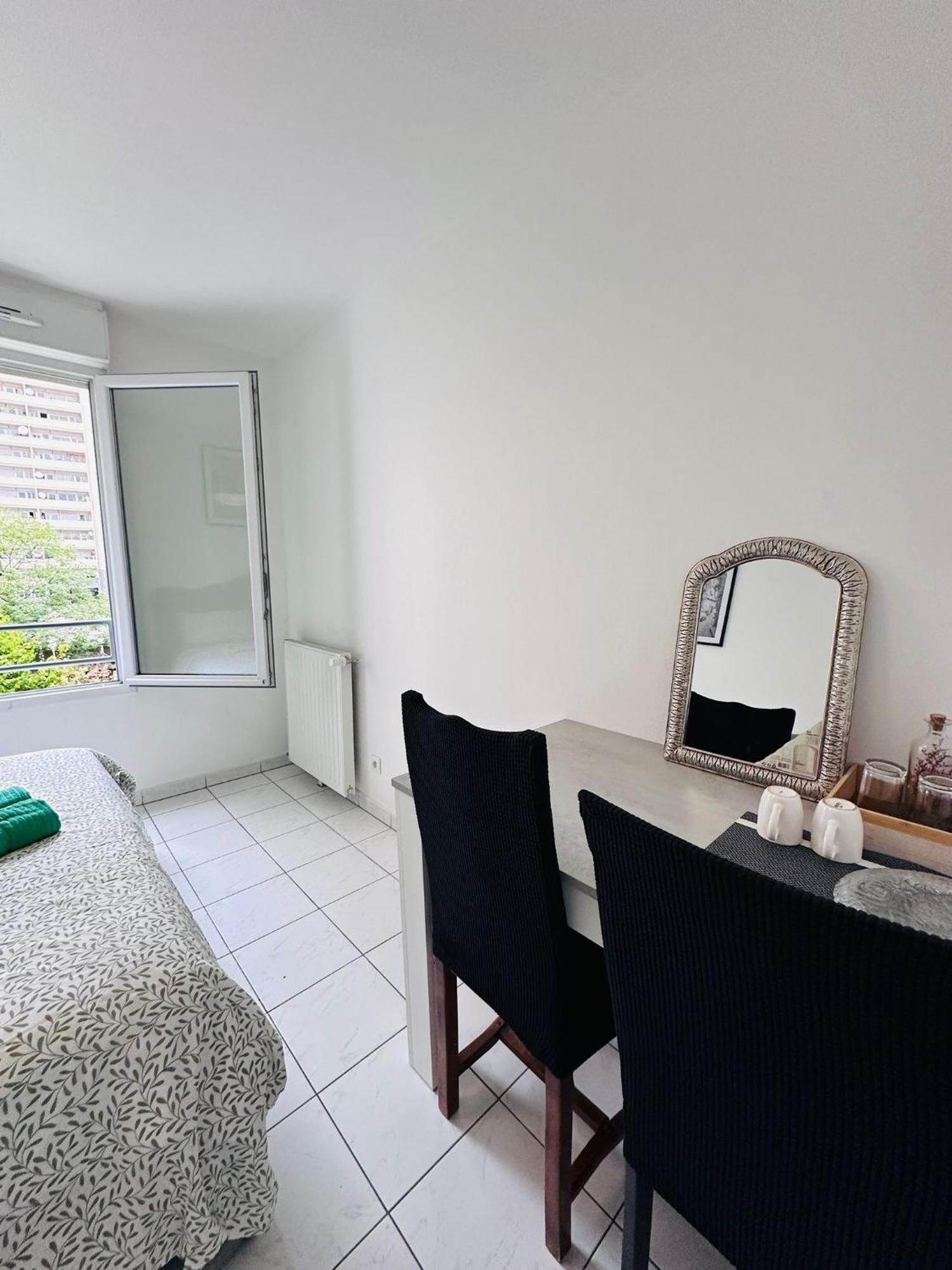 Апартаменты Sri-Indo Bobigny Paris Экстерьер фото